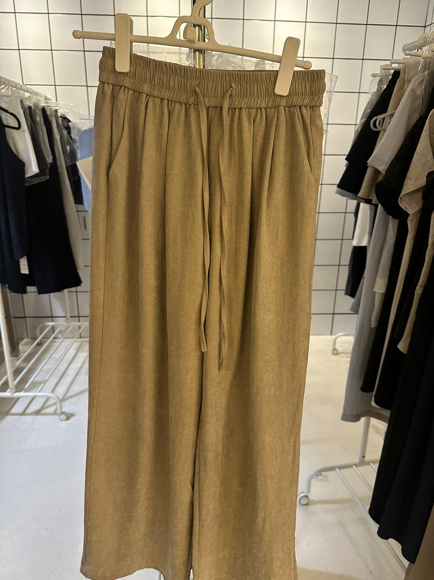 Women's Soft Drape Elastic Waist Wide Pants