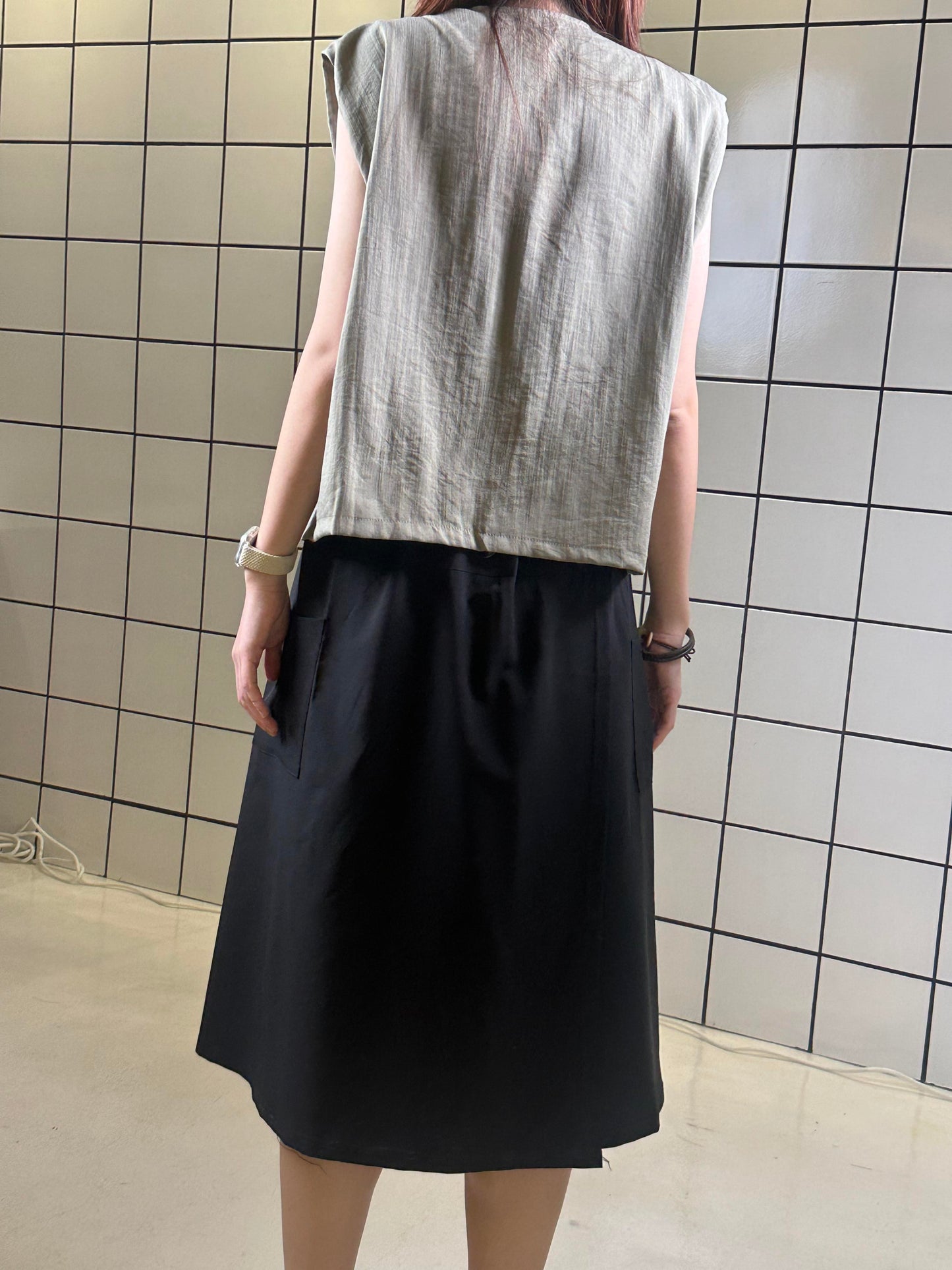 Women's Elastic Waist Pocket Midi Skirt