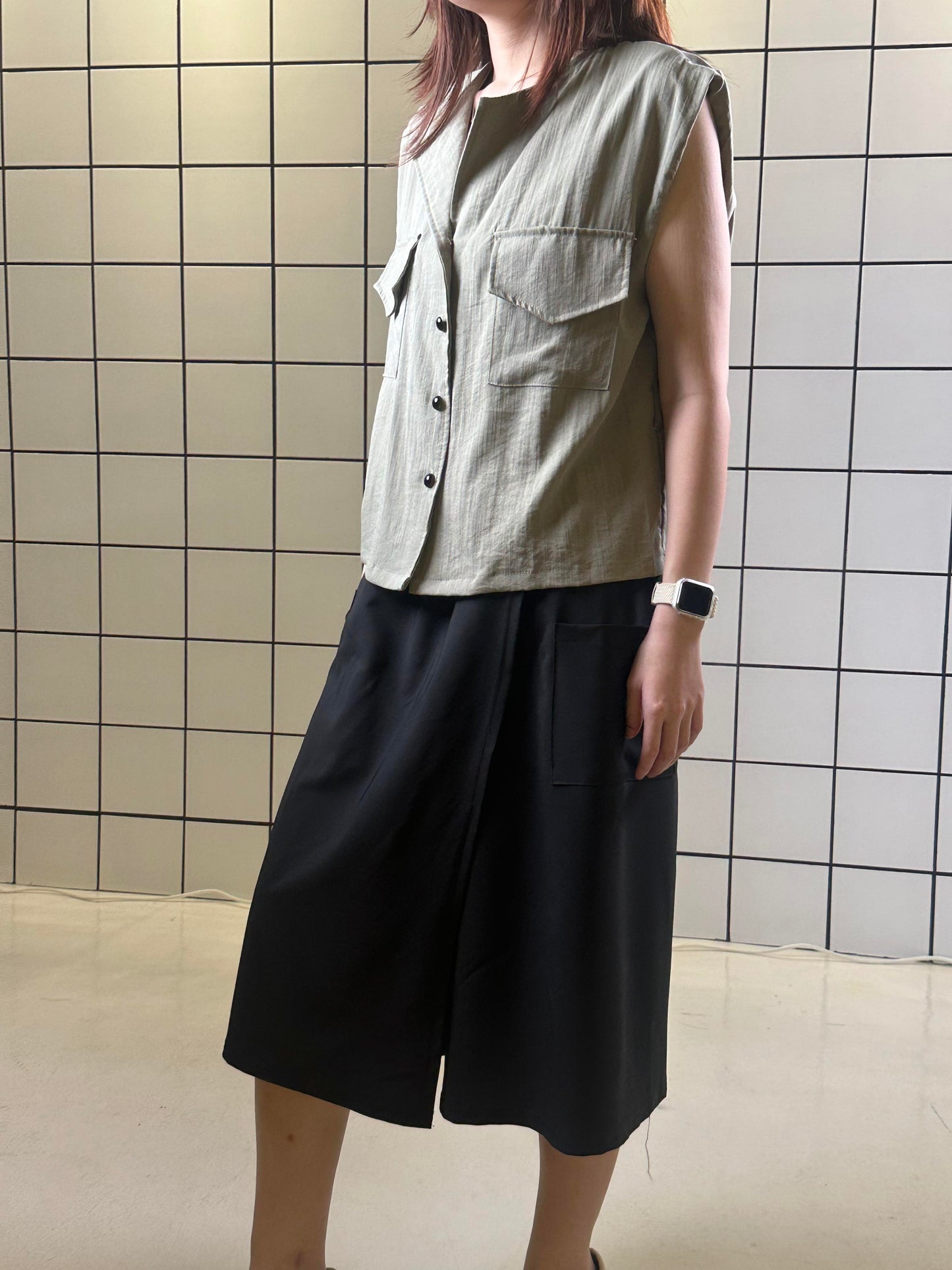 Women's Sleeveless Utility Vest – with Belt