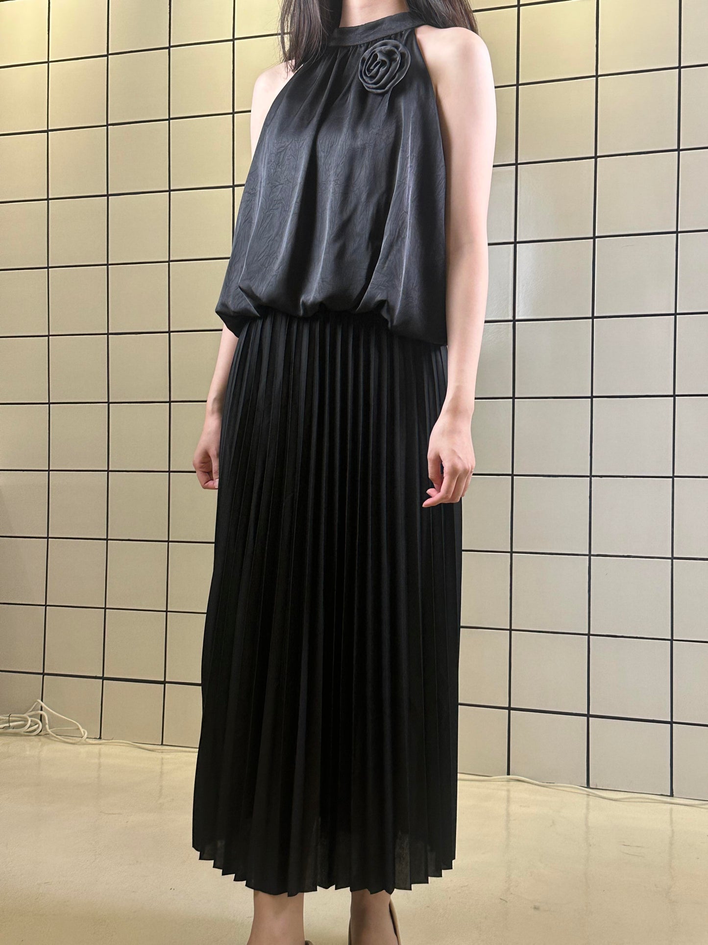 Halter Neck Rose Appliqué Top